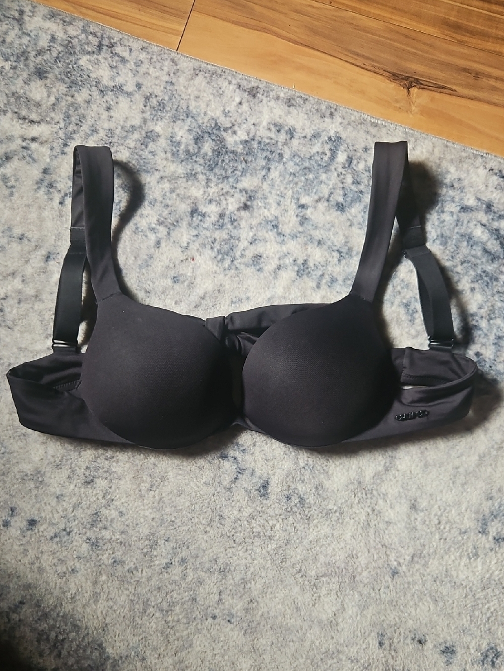 Skims Black Women's T-Shirt Bra - Smooth Padded Support
